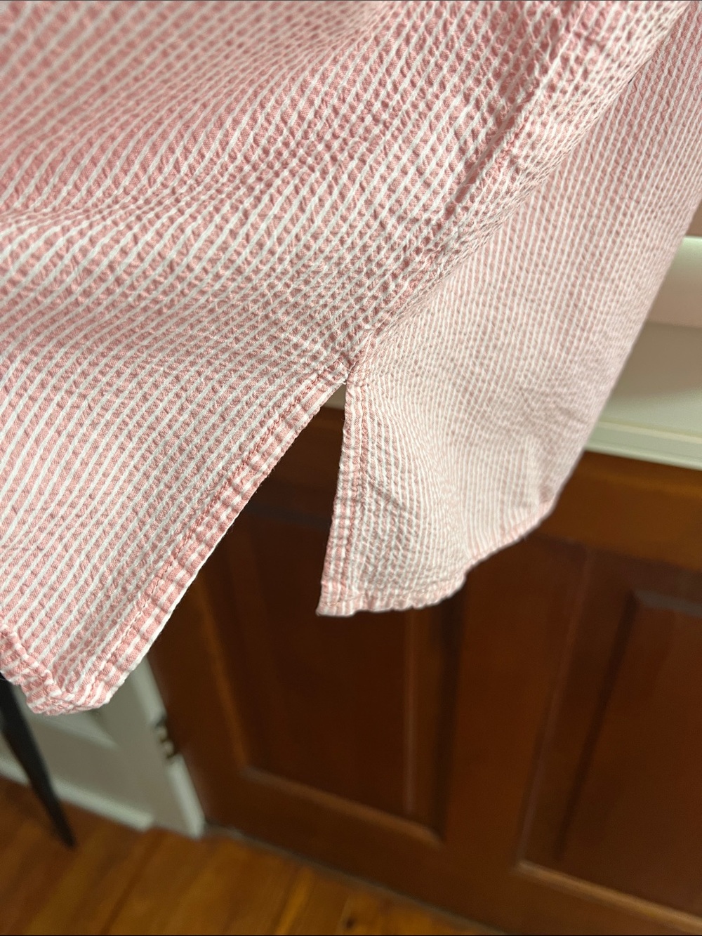 Ann Taylor Light Pink Split-Neck Seersucker Long-Sleeve Blouse - Picture 5 of 5